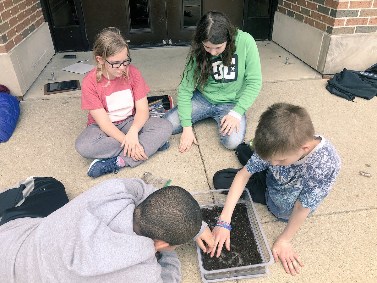 MsRyan_Summit's tweet photo. @GibbyShane from @SycLandTrust came to help fifth and sixth graders plant their seeds. Stay tuned for updates on germination. 🌱🤞🏼 https://t.co/CRgDIJ9jgw