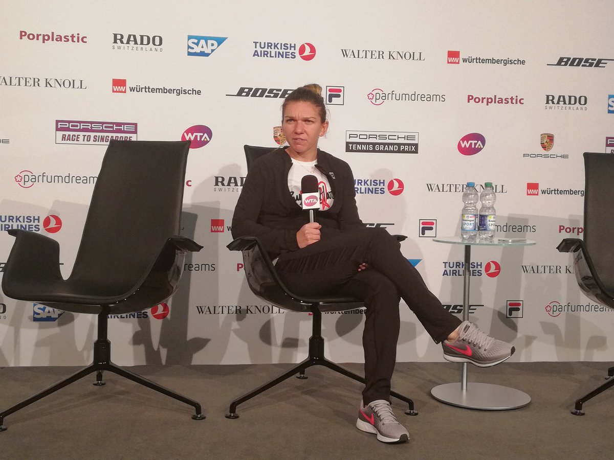 GiulioGasparin's tweet photo. "it's 11.30 and you are still here? I am impressed, but you should go to sleep, I've got a day off, you don't" Halep taking care of us journos in Stuttgart @Renestance @Diego_Barbiani @rfsatar @FortyDeuceTwits 😅 https://t.co/d4oEYbK5Ad