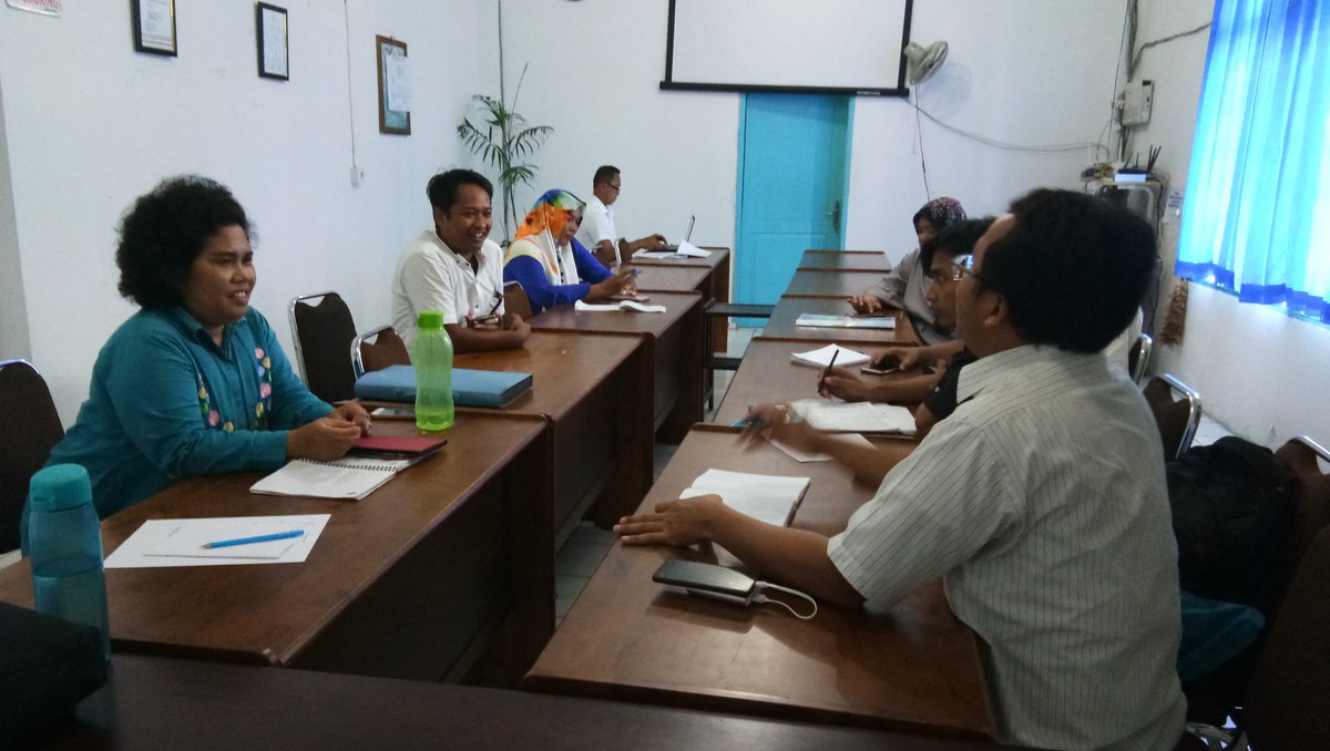 zasachi's tweet photo. #aksipenyuluhkkp koordinasi tim RisetSosekKP &amp; luhkan kota #medan,kegiatan riset model pembiayaan usaha KP @AlidaSilalahi @dpp_ipkani https://t.co/x2rda3ti7N