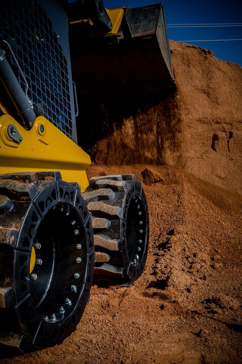Evolution_Wheel's tweet photo. It's time to start moving gravel and dirt for the season ... How many of our landscaping customers are ready to go to work? #wheelevolution #bobcat #skidsteer #skidsteerloader #solidtire #skidsteertire #rockquarry #allterraintire #demolition #construction #conexpo #landscaping https://t.co/jyGzt39gB6