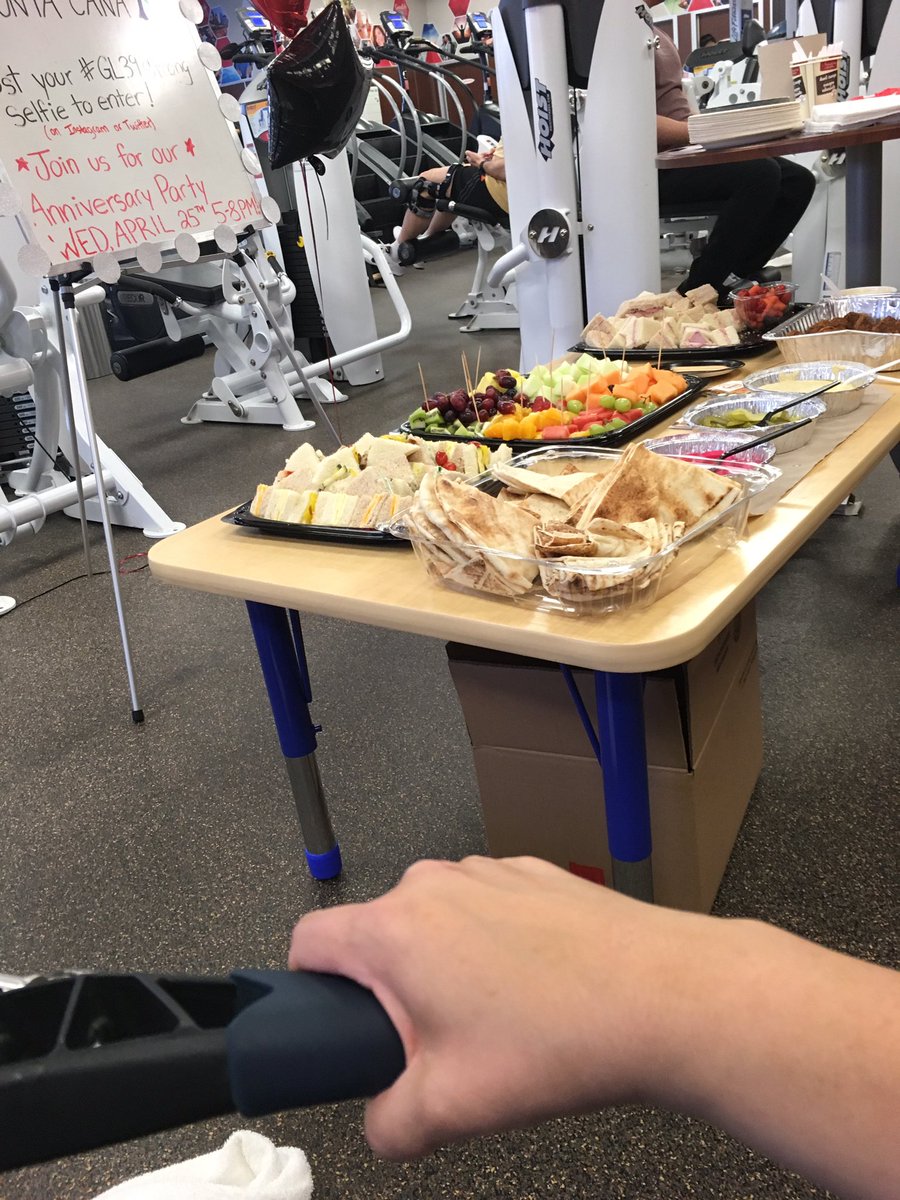 RainaKrangle's tweet photo. How'd @GoodLifeFitness know it was my #39thbirthday ?๐and really is it fair to put this right beside the rowing machine?๐ณ I was hungry before I started ...sandwiches on the bike anyone? ๐๐ช๐ผ๐ด๐ผ#gl39strong way to go!! https://t.co/zoiekZz3A5