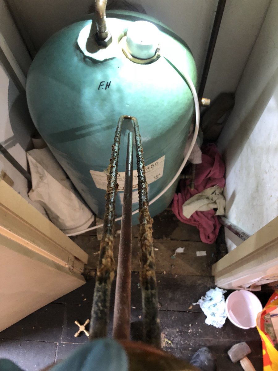 JC_Plumbing's tweet photo. Immersion replaced today hot water restored 👍🏻#Plumbing https://t.co/ItR3YU3Z1c