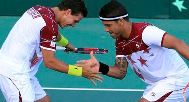 GarraVinotinto1's tweet photo. #ChLeon La dupla Maytin-Novikov vencieron 6-3 3-6 10-3 a Klein-Roelofse y avanzaron a la segunda ronda del torneo mexicano. https://t.co/PnZl27jXy1