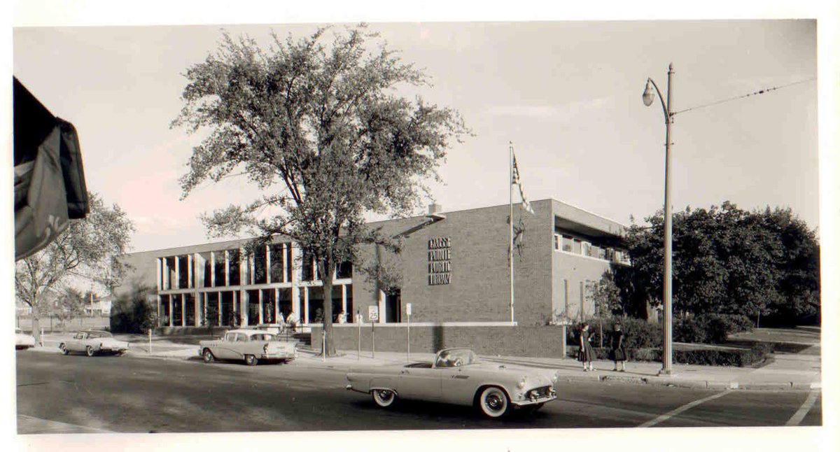 StephanieMurg's tweet photo. @MarinRSullivan @LangeAlexandra Come for the Yamasaki-designed school; stay for the Breuer-designed public library (1953)! #grossepointe https://t.co/e6kLKFAuDv