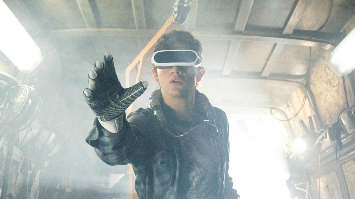 MChartrandEAO's tweet photo. Après leur cours à la Cité collégiale, les élèves du #FOCUSINFO se sont rassemblés pour le visionnement de Ready Player One. Un merveilleux film portant sur le développement de la réalité virtuelle et l'espace qu'occupe la technologie dans notre société @escgarneau #FOCUSCECCE https://t.co/SCmpEbqY2J