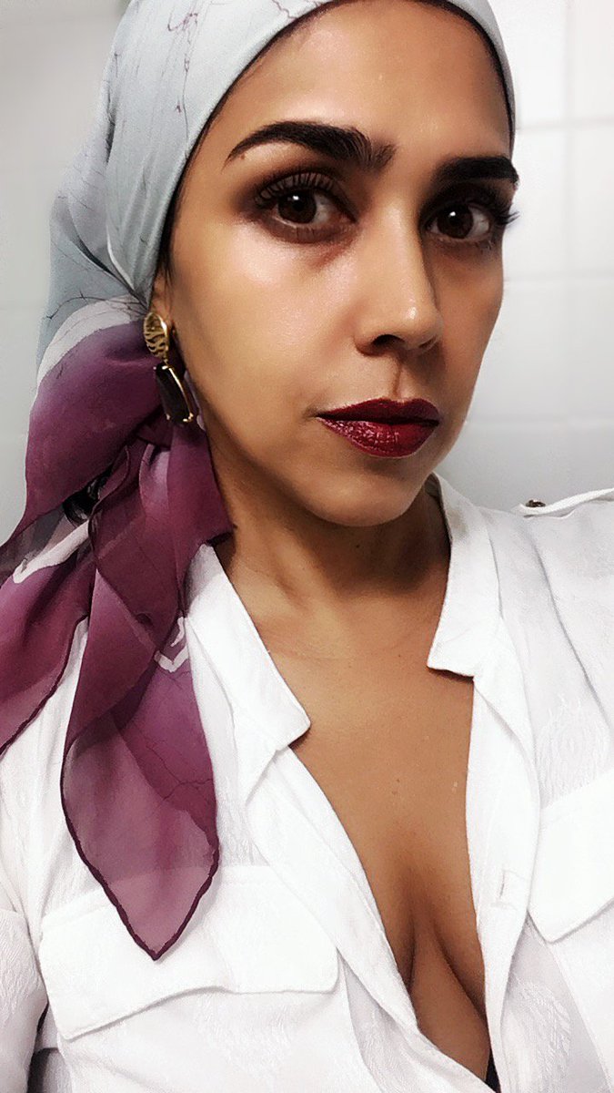 julestamashiro's tweet photo. Bad hair day. Painful treatment, awful hair. An accessory does the trick.
#badhairday #scarfme #painful https://t.co/6K2KrDf1j8
