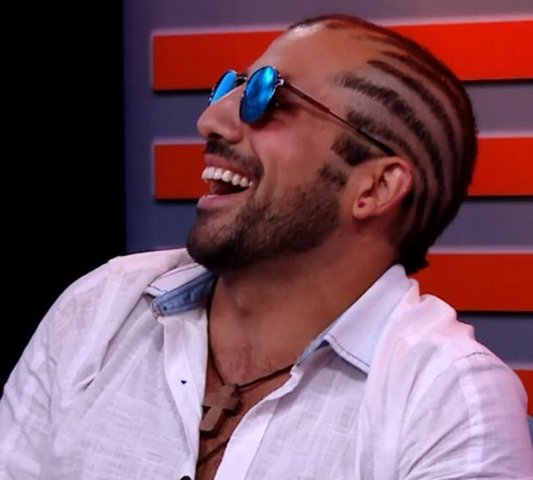 renanxts's tweet photo. Fãs do Kaysar sobem tag comemorando os 3 milhões de seguidores dele no Instagram. 🐦 KAYSAR TRES MILHOES NO IG https://t.co/Y2FpoIaTbR