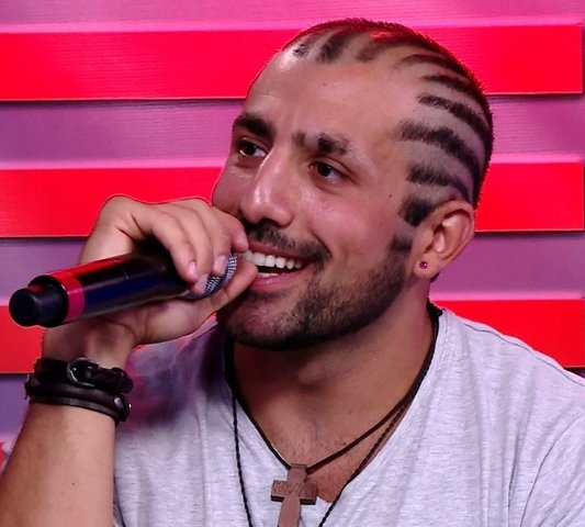 renanxts's tweet photo. Fãs do Kaysar sobem tag comemorando os 3 milhões de seguidores dele no Instagram. 🐦 KAYSAR TRES MILHOES NO IG https://t.co/Y2FpoIaTbR