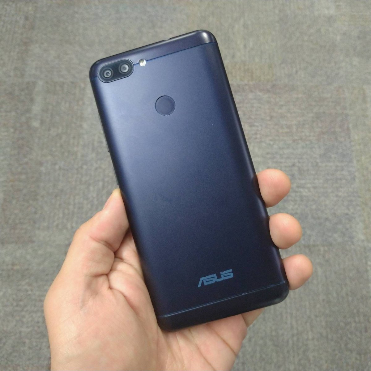 nomundoincrivel's tweet photo. A ASUS anunciou hoje o início das vendas do ZenFone Max Plus (M1) no Brasil. O aparelho traz tela de 5,7" na proporção 18:9 e bateria monstro! Conheça tudo sobre o novo smartphone: https://t.co/MaOMrfWECJ #zenfonemaxplusm1 https://t.co/wxqnrw6uhg
