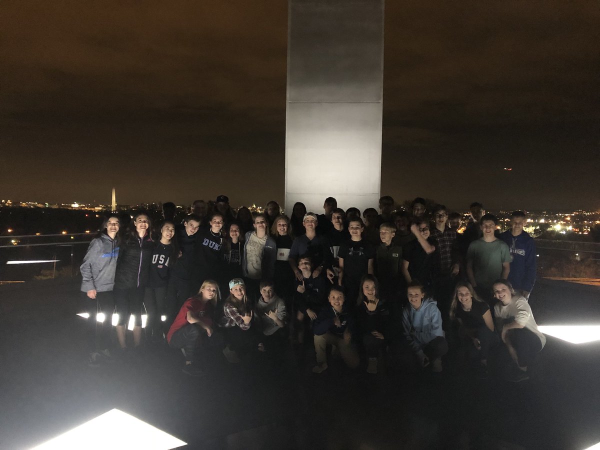 jen_scheuerman's tweet photo. We made it and are ready for a great trip!
#chmsbus2 https://t.co/4BvEzJ43h0
