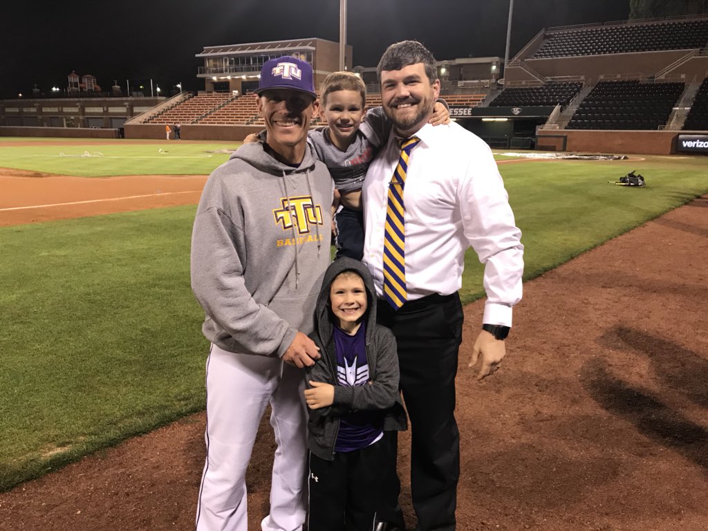 Great to chat with and see coach <a href="/BraggaMatt/">Matt Bragga</a> tonight after the big win vs Tennessee. What he has built at Tennessee Tech is simply unbelievable. Great man and great friend. 
#contagiousenergy
#GoTech