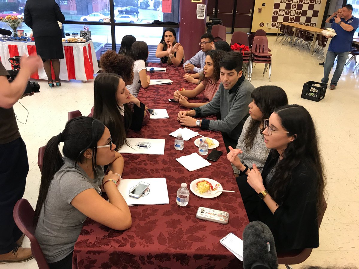 HartfordSuper's tweet photo. Thank you to @CCSU and their HPS Ambassadors for mentoring our new @BulkeleyPride Bulldogs from Puerto Rico! #studentleadership https://t.co/T7YiyoOysY