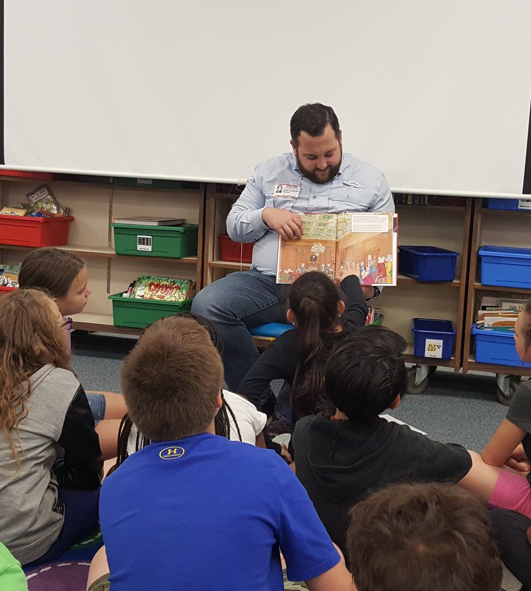 mellissasanchez's tweet photo. @ME_Mustangs celebrating Law Week with a guest reader from @thehba #futurelawmakers #communitypartners https://t.co/wobatKAxfH