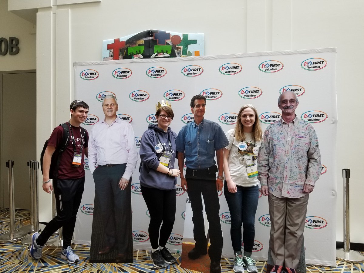 FTCHornets8120's tweet photo. A great FIRST day of volunteering at #FIRSTChamp #whereskirk https://t.co/cuRUweoH5m