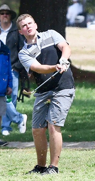 ABaguleyPGAPro's tweet photo. 🇺🇸 NEWS Congratulations @cpblinkhorn 
Has shot -9 over three days in The Mid-South Conference Championship at The Bowling Green County Club
Callum finished runner-up and has been named MSC Freshman of The Year 
Well done 👏🏼 - Distance coaching works 😉 https://t.co/GDYRqJe7JM