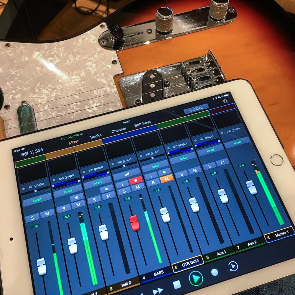 AvidProTools's tweet photo. 📷 by https://t.co/IbhderjVZK
▶️ https://t.co/hwDHIk3NPm
#Avid #regram #protools #protoolscontrol #recording #recordingstudio https://t.co/13ZR8A8mja