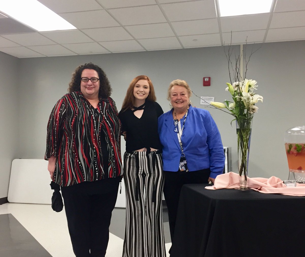 CoxVHSci's tweet photo. Wonderful reception by #ISDstrong #PathEd2 senior students honoring mentor &amp; inspirational teachers tonight! @denegaard @ISDAcademies @ISDSchools #VHfalcons https://t.co/Pdgo3LM0lw