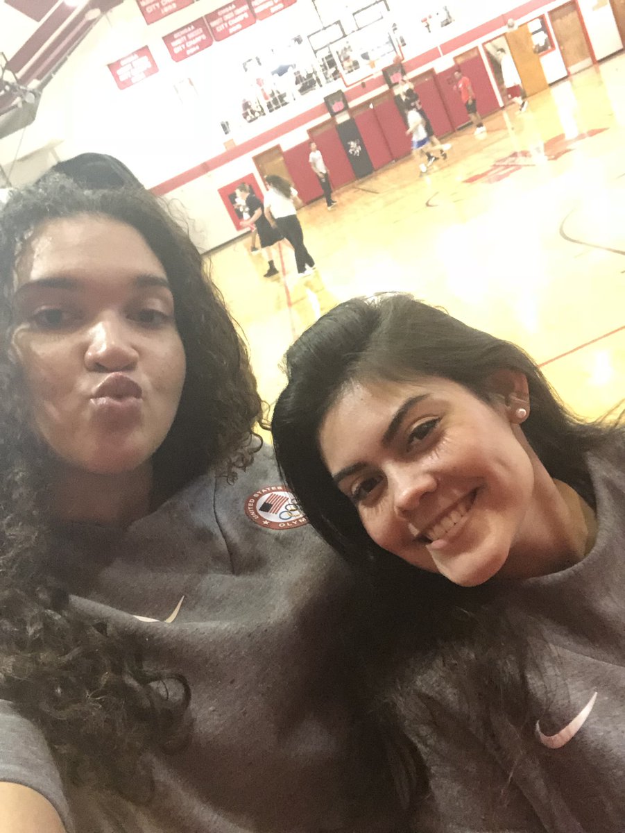 GraceDotVee's tweet photo. Congrats on my bffs’ signing day, Concordia sure got a good one😇💙💛#BlessedBesties ✝️ https://t.co/YgfA3XuPVT