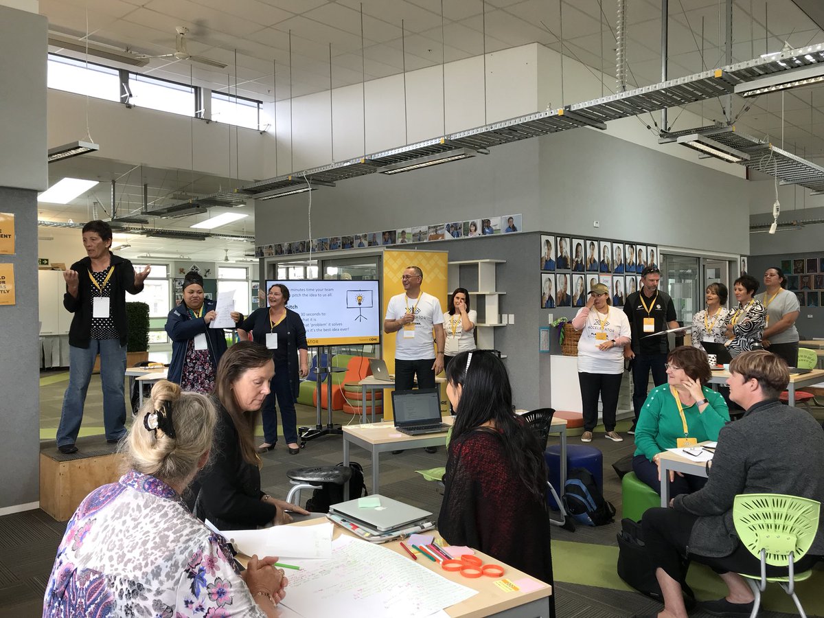 TarnzC's tweet photo. #ACCELERATOR2018 #pitchpitchpitch #30seconds #missionon #pakipaki #engagequickly https://t.co/LdpV3hDQ9p