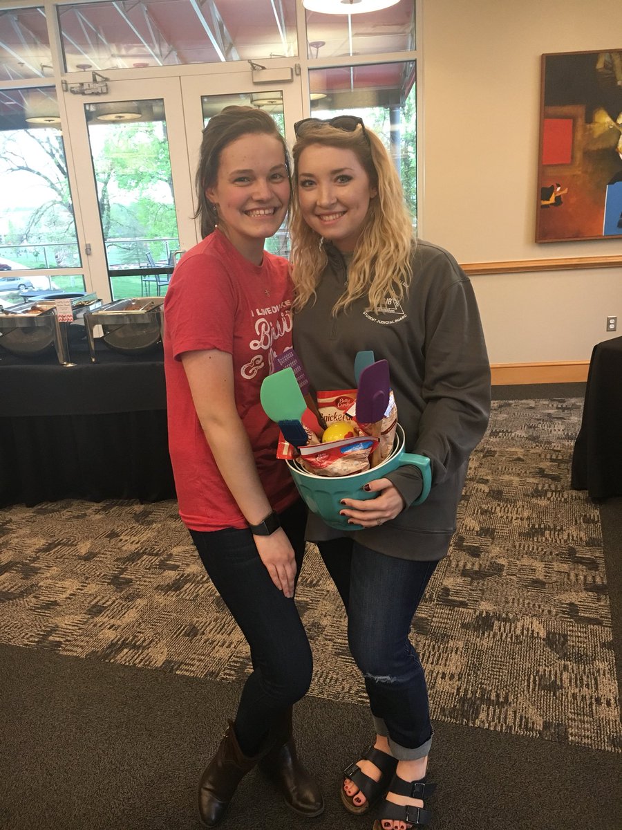 Lynchburg_SJB's tweet photo. Caelyn, our chairperson, finally got her baking basket! https://t.co/fDI4HCkFiy
