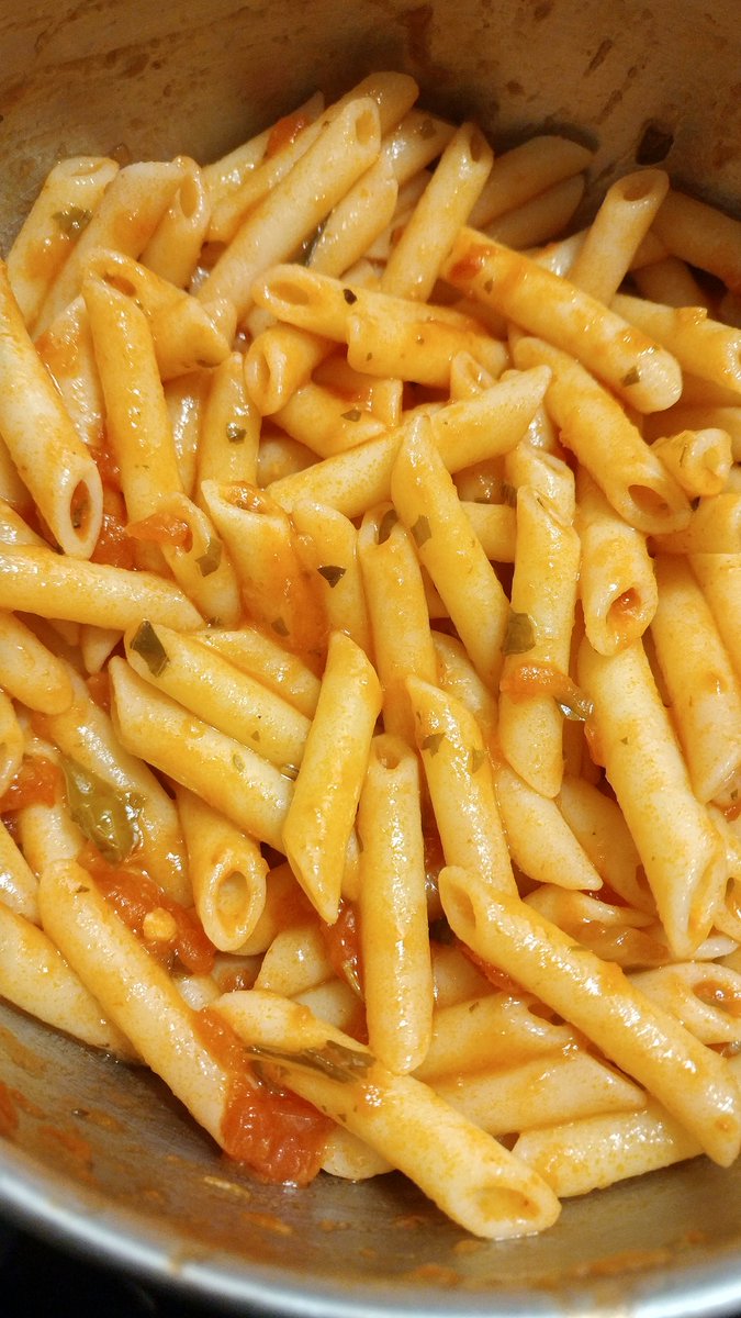 EuphoriaStorm's tweet photo. I know it's easy to make a homemade pasta sauce but this stuff is authentic! Tastes just like my moms! Quality ingredients too #pasta #pastasauce #miaskitchen https://t.co/St9SDr9Fui