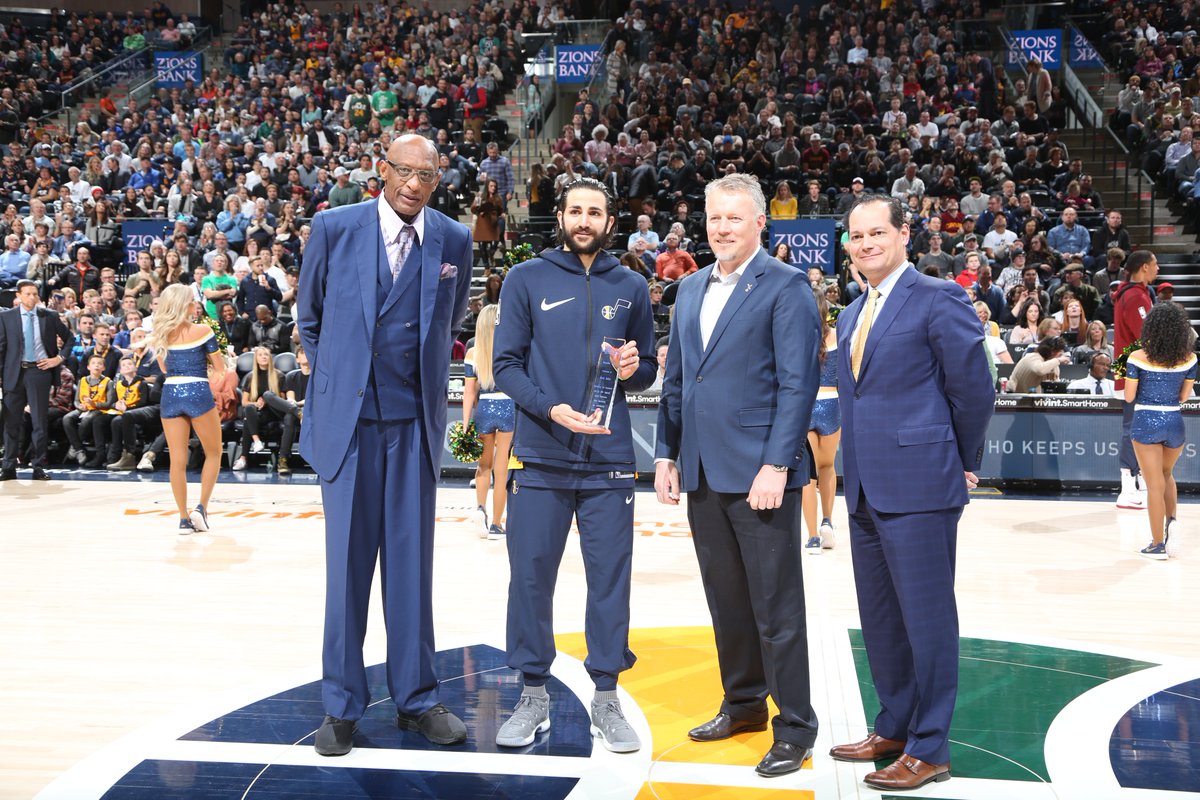 ADaimiel's tweet image. RT para ayudar a @rickyrubio9 a ganar el premio NBA Cares Community Assist de la 17-18 y seguir con su proyecto para la lucha contra el cáncer #NBACommunityAssist #RickyRubio