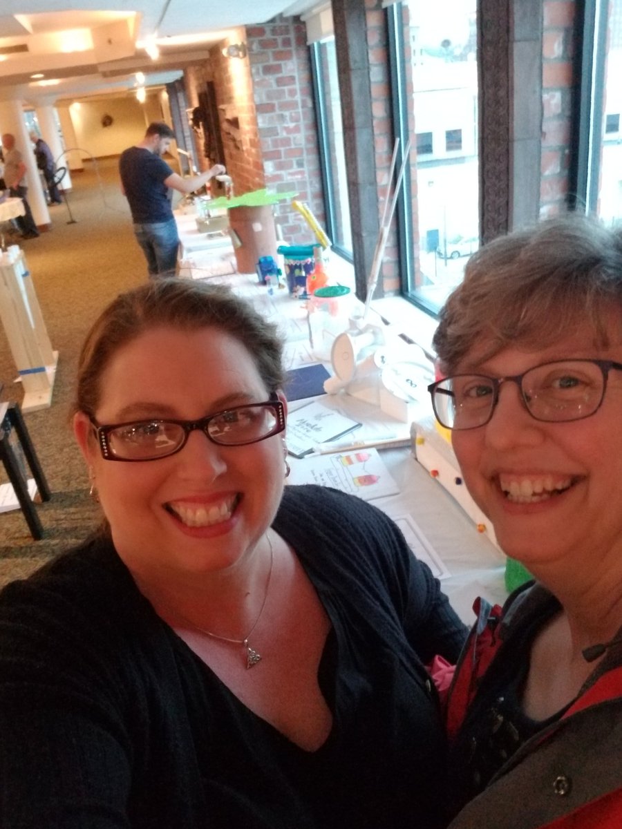acsmu1's tweet photo. We're seeing the amazing work our students did for SOLID at the Sheldon Art Gallery. #ACSGatorPride #STEAM @archstl @acs6a @acs6c https://t.co/1wC1EGmCI1