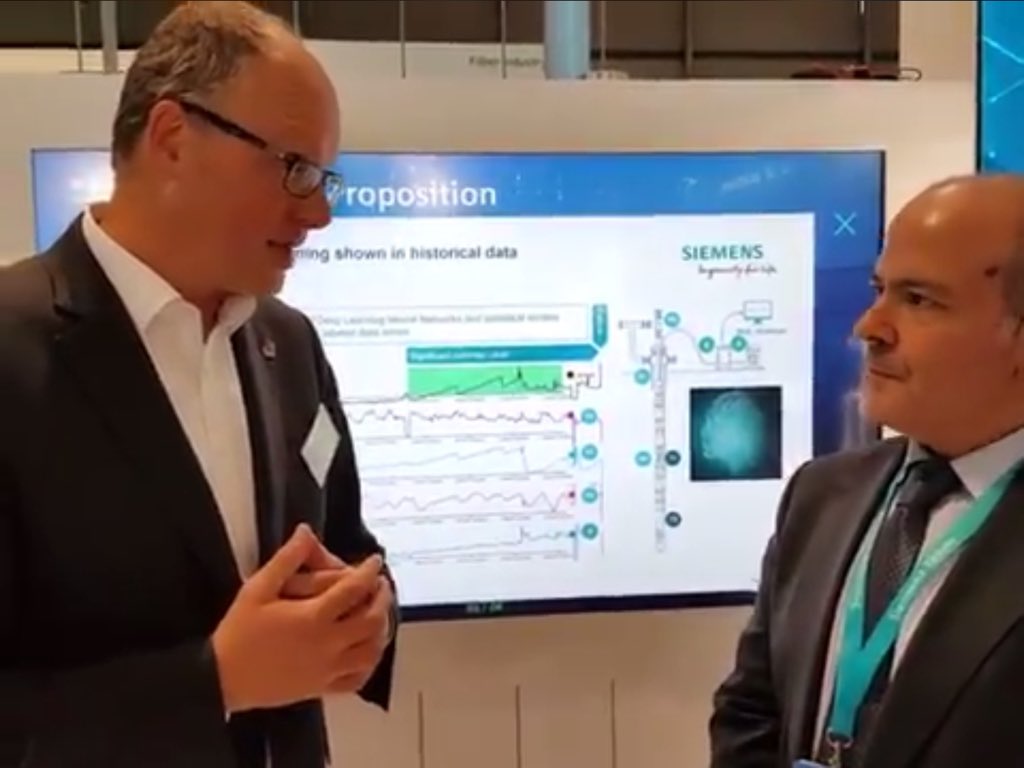 ralph_ohr's tweet photo. Great meetup w/ @juergener from @Siemens! My key takeaways:
- Thriving in the digital era is about being a trusted partner
- Industrial players can learn from the Consulting industry here
- Fostering #innovation requires strong #leadership engagement
#HM18 #digitaltransformation https://t.co/8y1MSgbe67