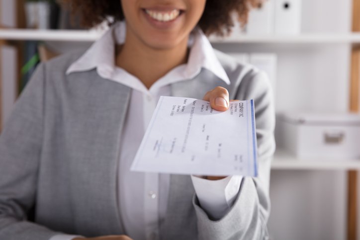 Trust_Mineral's tweet photo. In a growing number of places, an employer cannot ask an applicant about their salary history due to new laws intended to improve #PayParity. Get a list of states, counties, and cities that have passed #SalaryHistoryBans impacting private employers. #HR https://t.co/WhDFbIpYYW https://t.co/1UJEOHkFW8