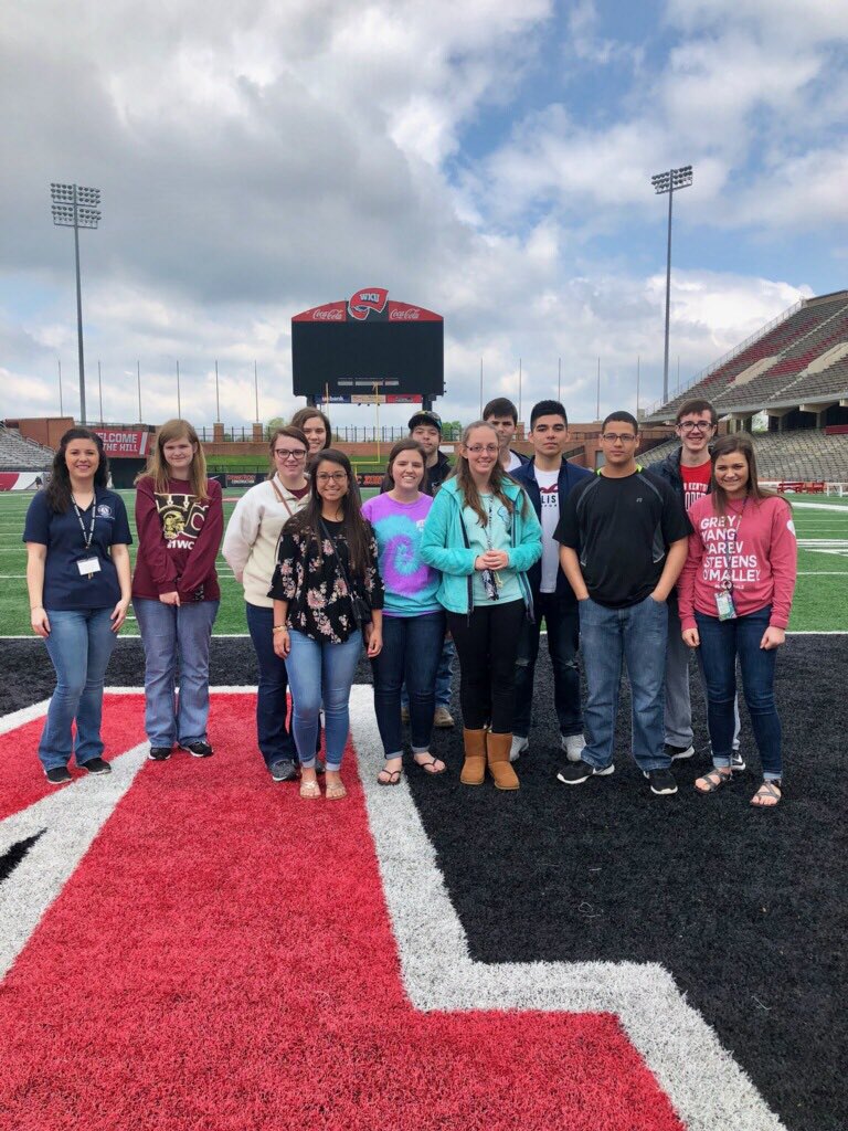 larry_garrity's tweet photo. ATC students had an awesome time touring West Kentucky University today!!😊 ....thank you @bwillett916 ATC College/Career coach for taking them👍 #1WC https://t.co/rmK9ndutTO