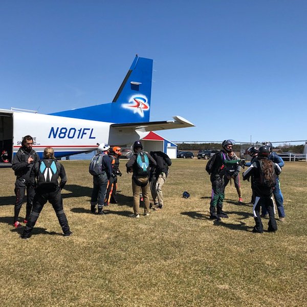 SkydiveTC's tweet photo. And the season has begun!  #skydive #skydivetwincities #2018adventures #gearup #summer https://t.co/dXrv1bGqSC