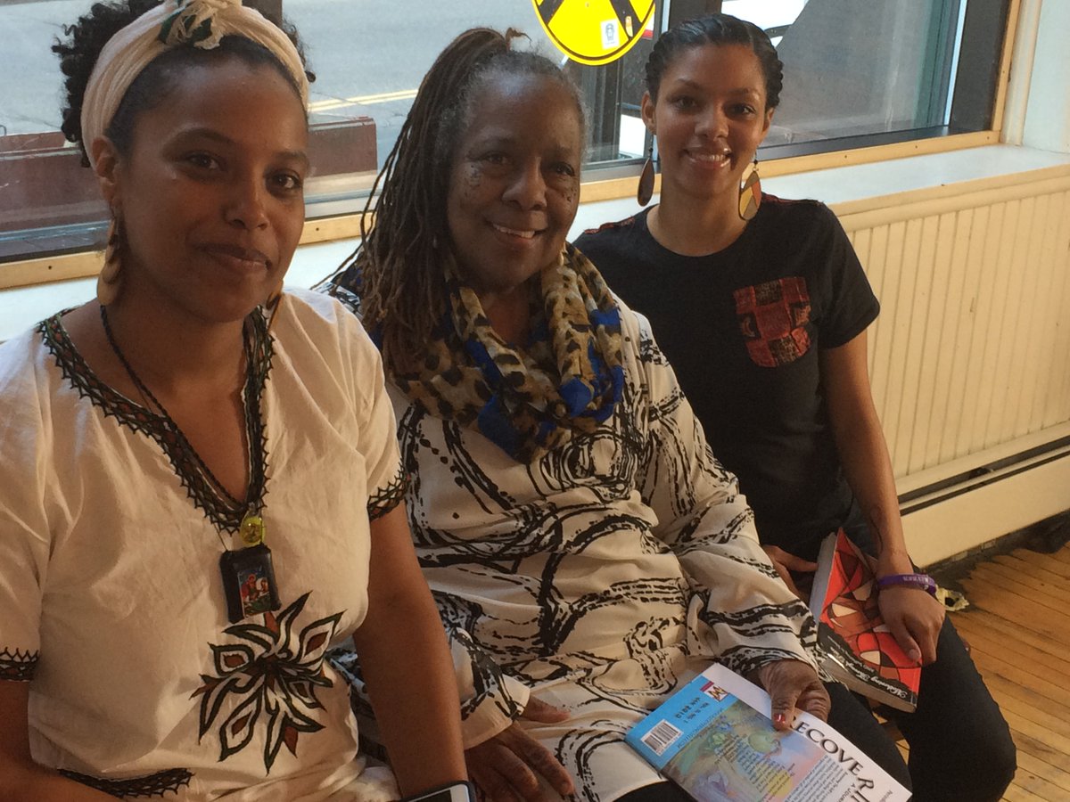 AlmanacLive's tweet image. Fayise Abrahim ♦ Amoke Kubat ♦ Jasmine Boudah
#LRJ