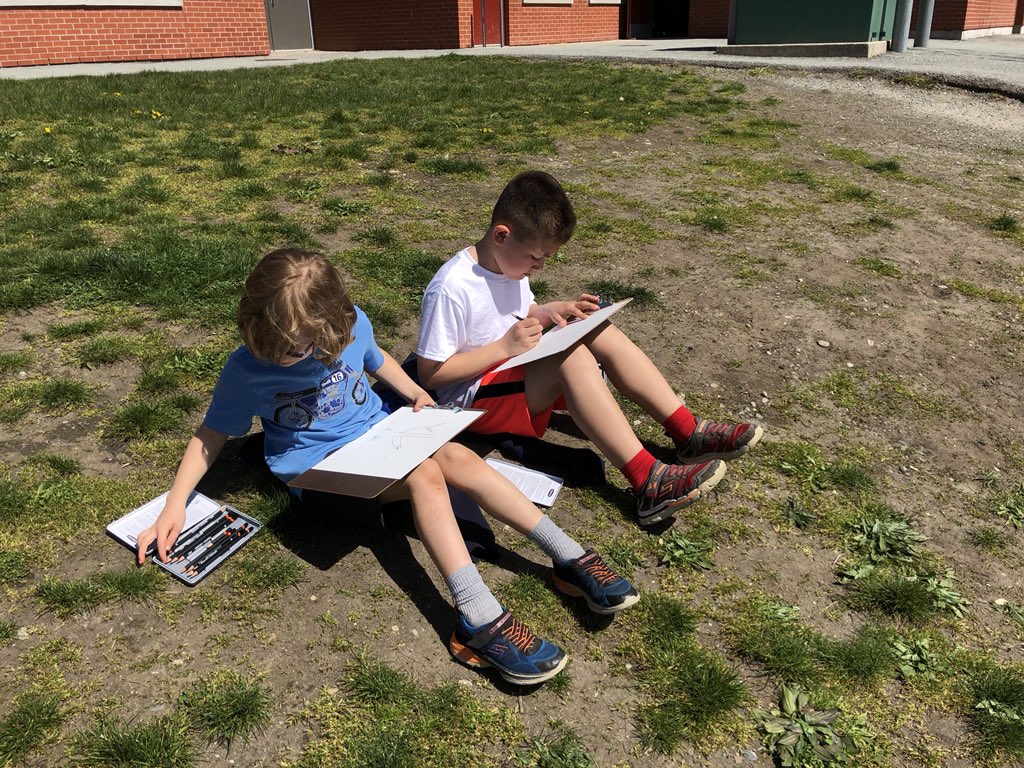 beeswithhoney's tweet photo. Today we took our learning outside and practiced #sketching the beautiful trees on the school property! It was so peaceful and relaxing. My students were so #engaged and #inspired ! Spring has arrived! #artlesson #div16 @WhiteRockLearn @Surrey_Schools https://t.co/uvAcGgKND7