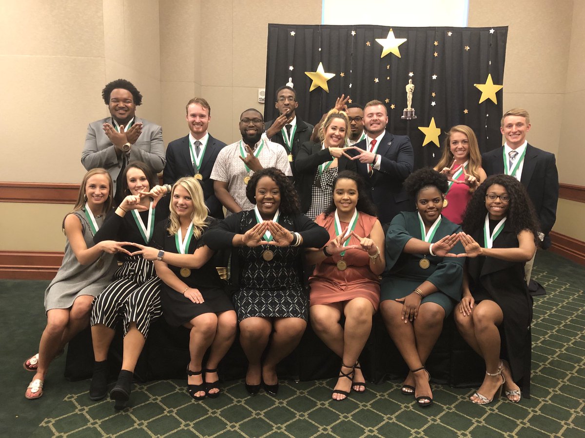 CLTGoGreek's tweet photo. Ayyyyye! Senior Greeks out here getting #DistinguishedLeader medals from @UNCC_CLD! #WeMakeLeaders https://t.co/tyTsH5tOYG