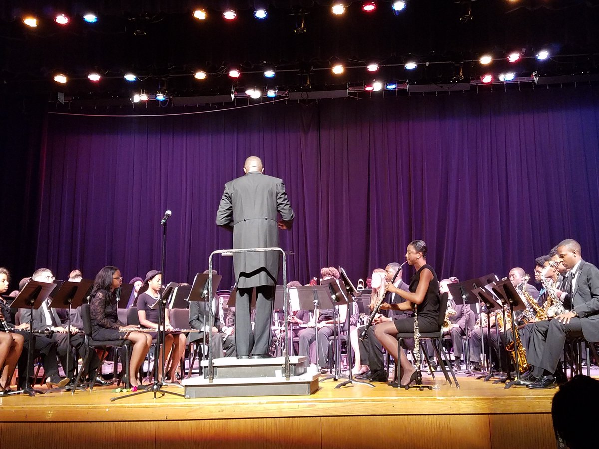 LRobinsonFAMU's tweet photo. Enjoying the majestic sounds of the FAMU WIND SYMPHONY! https://t.co/UwazmcC8Fk