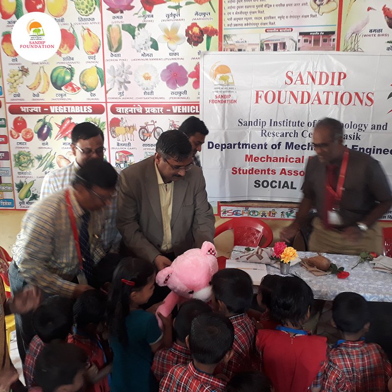 SandipInstitute's tweet photo. #SIRTC Mech Engg. Staff Visited to Nursery School Belgaon Dhaga with an initiative towards social development The Toy donation Drive was organized by team of Mechanical Engineering Students Association (MESA)in association with the faculty members of #MechanicalEngineering Dept https://t.co/tOWT4uj3eW