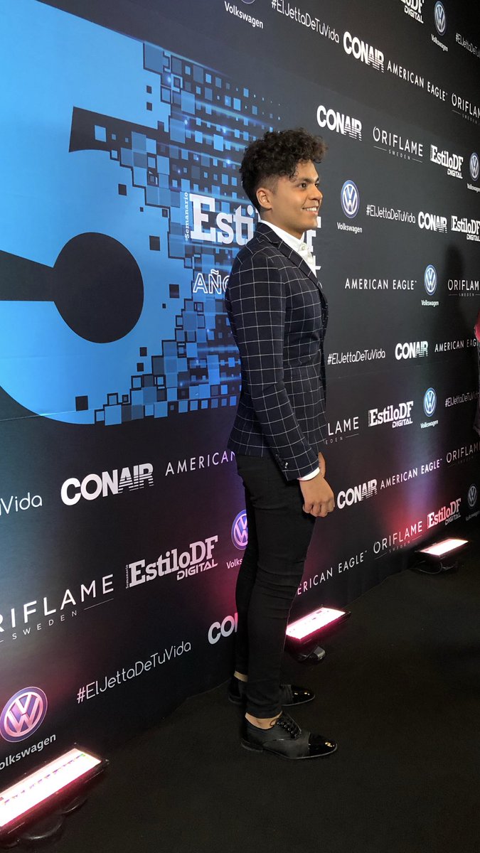JLPRENSA's tweet photo. El talentoso @JoshJuanico está noche en @EstiloDF #EstiloDFDigital https://t.co/S02t3sIzVP