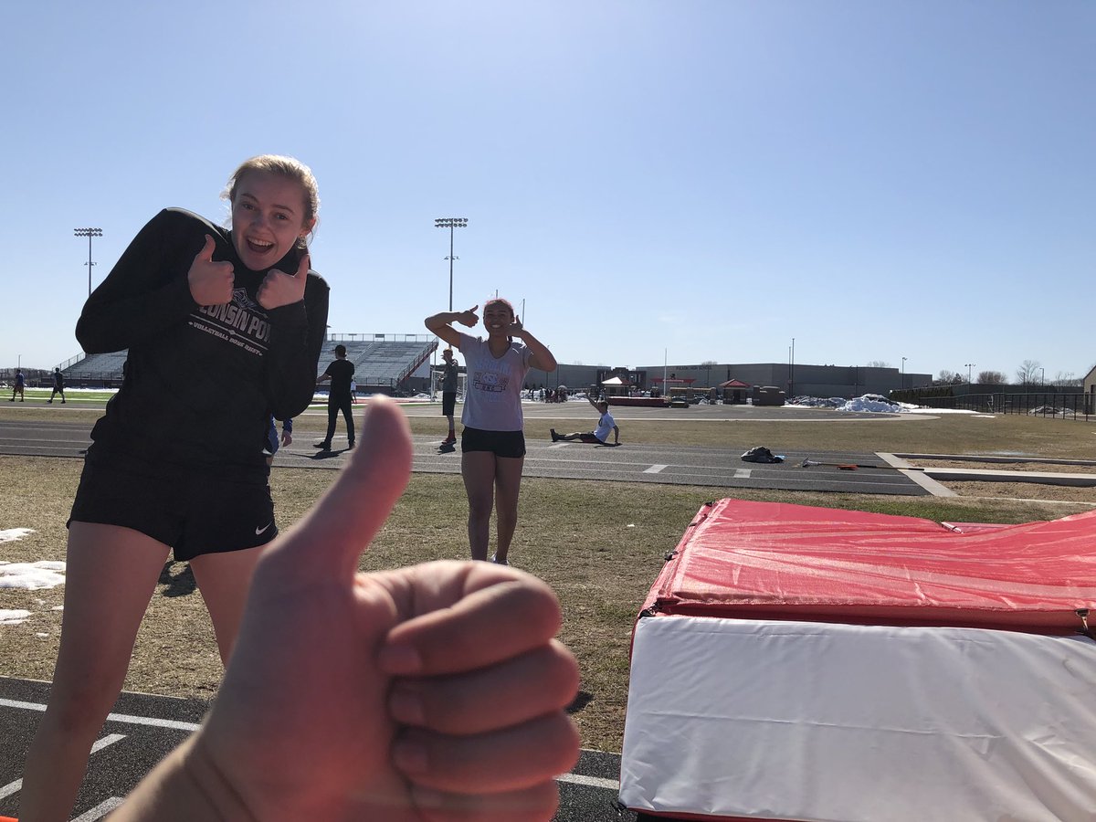 phsvaultandjump's tweet photo. Finally some nice weather to break open our new pole vault and high jump mats!!😆 https://t.co/4ICiGwNv1k