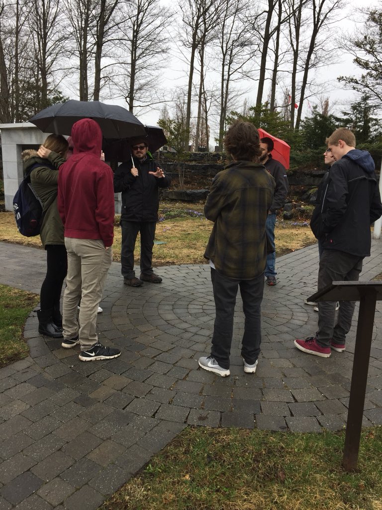 l_unger's tweet photo. Lots of walking outside in the rain today with #DHP2018. Started with GG’s residence, Beechwood Cemetery, byward market, art gallery and ended with Indigenous walks tour https://t.co/y1LSBdgWmD