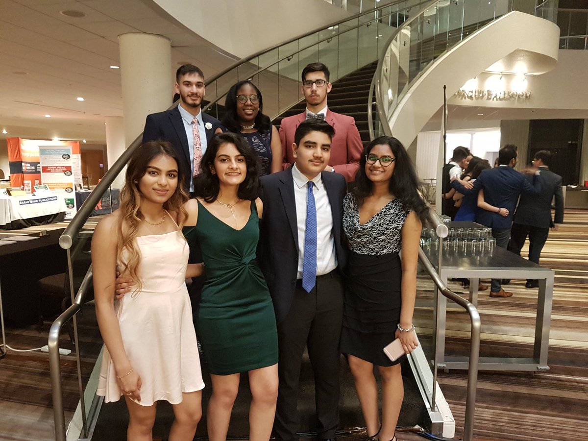 _megharaj's tweet photo. DECA dinner and dance! Last night in Atlanta! @HMBSSBlizzards @HMBSSDECA #hbtakesicdc https://t.co/wnJItgtYUi