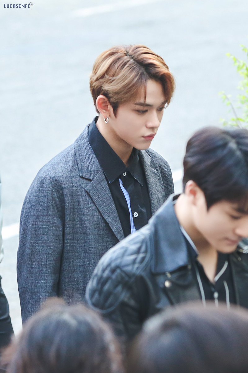 990125cn's tweet photo. 180420 Music Bank
#LUCAS #루카스 #黄旭熙 https://t.co/g4wCLDvk1F