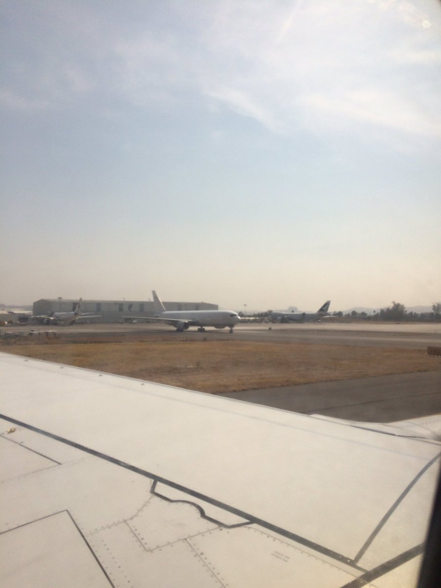 MARTHAAA_GDL's tweet photo. Rumbo a la aventura 😃
#TheBestOfTheBest de mi país 👉🏻#México 🇲🇽 👏🏻👏🏻👏🏻🙋🏽🏆👌🏻☀️🌊🌕✨✈️🚢☸️💦🌈⛳️🏊🏼♀️🎤🏩💼🎒🎆🍝🍨🍾🍹🥂🌺🌵💃🏽😃👍🏻#Viajes #Travel 😊#AmoMiTrabajo 😍#TopLevelExecutive 👩🏽💻👌🏻
#GraciasDios 🙏🏻🕯🕊⚪️💟🍀😘💜 https://t.co/KsBiBZsO7I