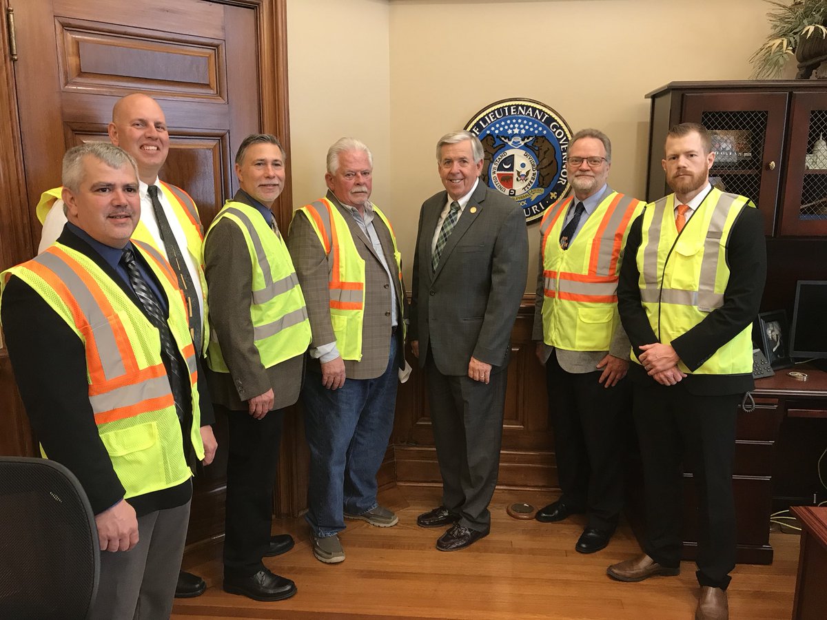 Lt. Governor <a href="/mikeparson/">Mike Parson</a> meets with members of <a href="/MoAsphalt/">MO Asphalt</a> during MAPA Legislative Day. He has two major concerns for #Missouri: infrastructure and skilled workforce. 

We agree!

#fundMOtransportation <a href="/MoLimestonePA/">Infra - Sand and Stone. Missouri Made.</a> <a href="/AGCofMO/">AGC of Missouri</a> <a href="/Mercury4MO/">Mercury Alliance</a>