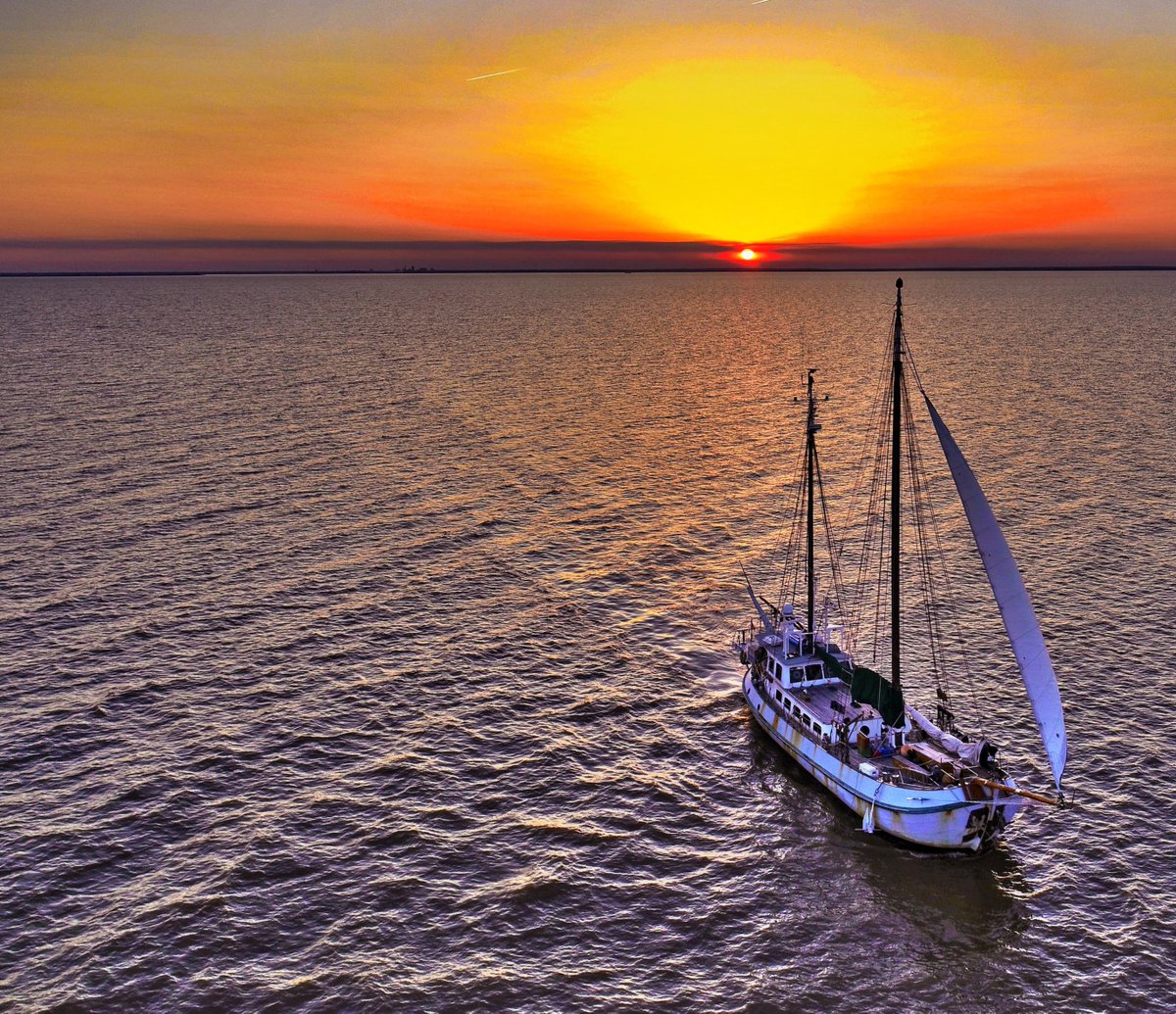 WEARAllenStrum's tweet photo. How about this sunset photo?
My thanks to John Oldshue of https://t.co/6sjU3d54fW for emailing it to me. #Seeitshootitsendit to #c3n @weartv #AllenStrum1 https://t.co/7qra5HeP0q