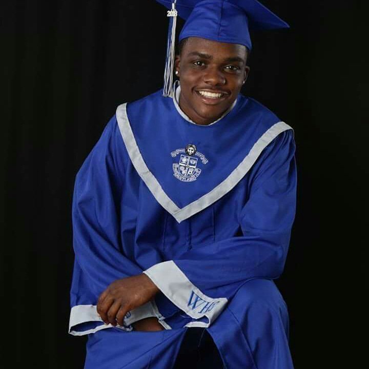 PhenomenalMsTee's tweet photo. Yup,  that way we about to celebrate c/o 2018 https://t.co/umGS1NMQyP
