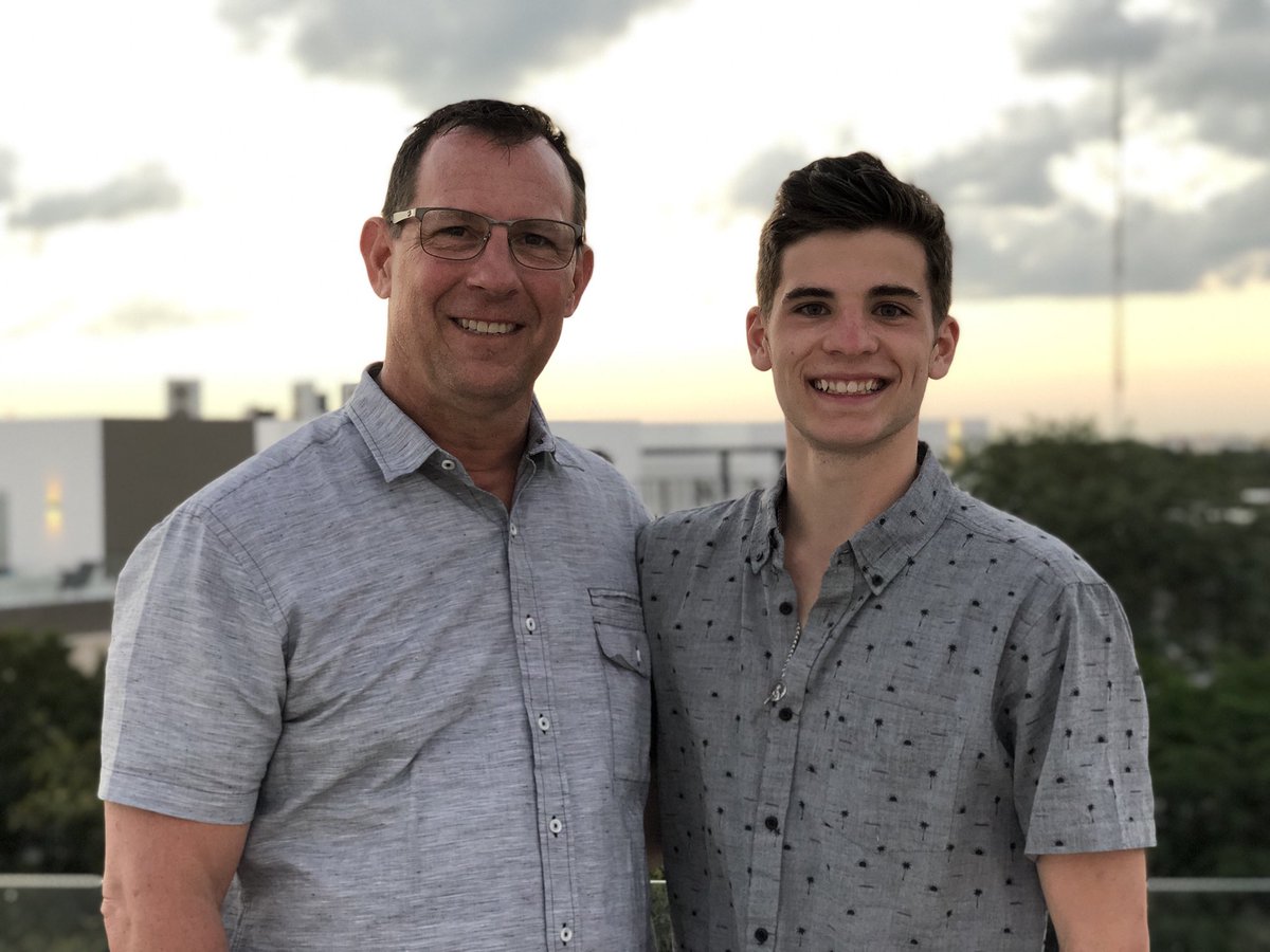 lowgun1's tweet photo. After an extensive college search, @MaxHoxie has decided on @DrakeUniversity. Happy to hav another Bull Dog in the family! https://t.co/DEX36NmyyQ