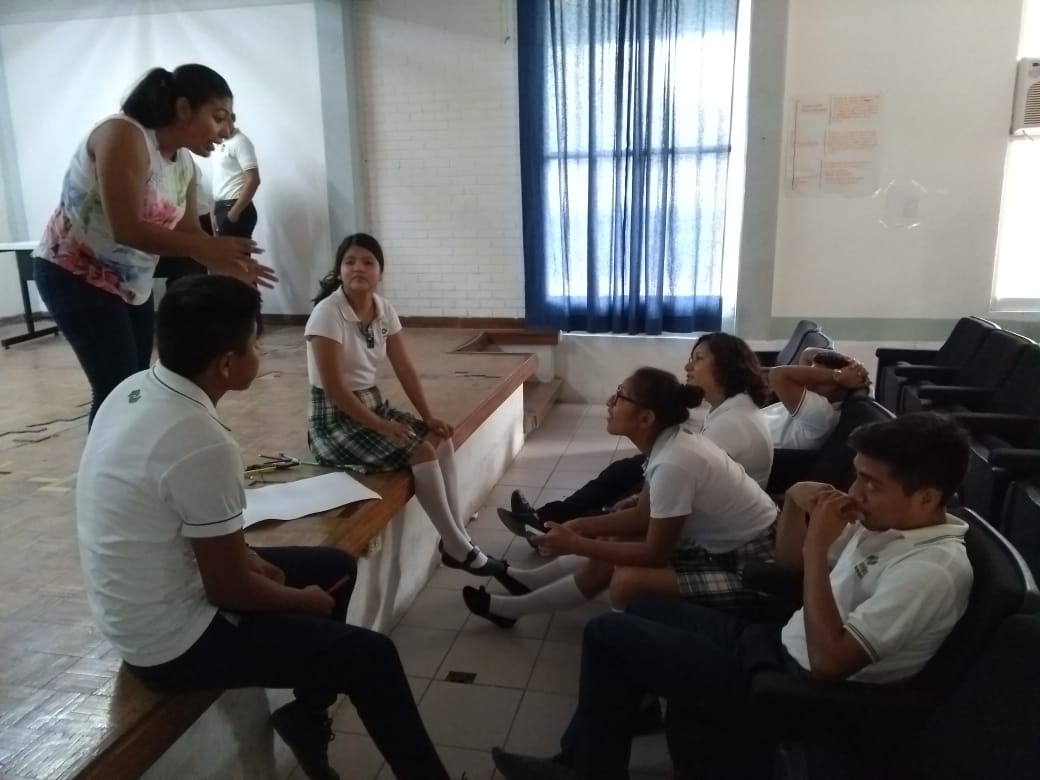 08Ivettita's tweet photo. Acompañando a los alumnos #recursadores para su crecimiento académico #ProgramadeTutoría #HabitosdeEstudios https://t.co/pDVxoIZXzs
