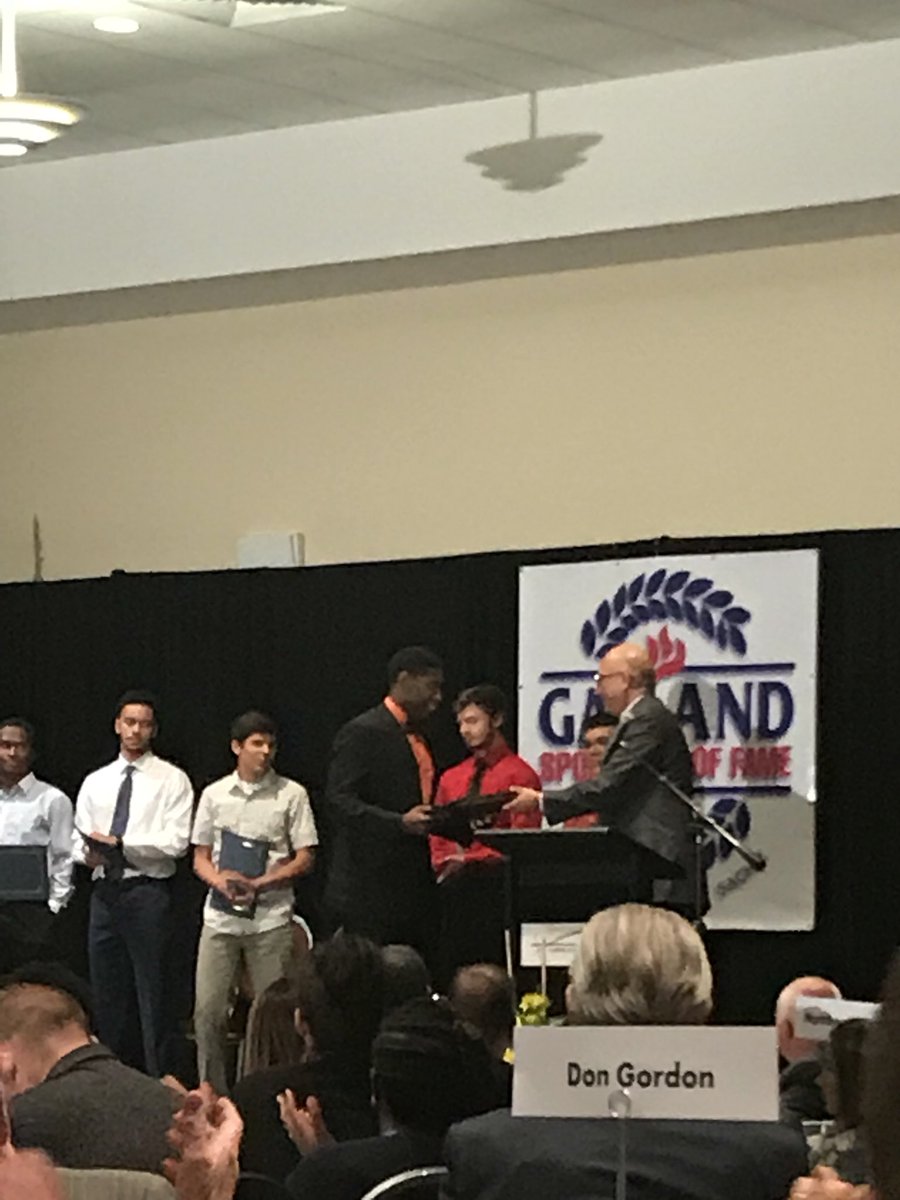 ❤️ celebrating GISD sports hall of fame! HUGE CONGRATS@sachsegbb <a href="/shsfbc/">SHSFootballBooster</a> <a href="/mayden_5/">Moose</a>