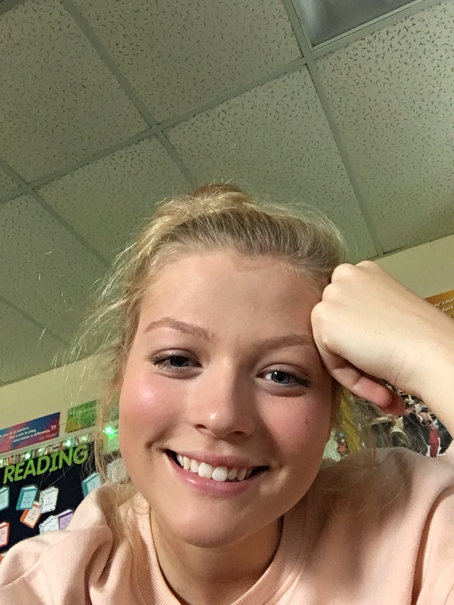 impoopingrn's tweet photo. Happy birthday baileyyyyyyy!!!!!!! I have way too many selfies of you on my phone but I picked a few of my favs. ❤️❤️❤️❤️❤️❤️❤️ you so much hope you had the best day. @baileykpease https://t.co/4cOQHXc8t2