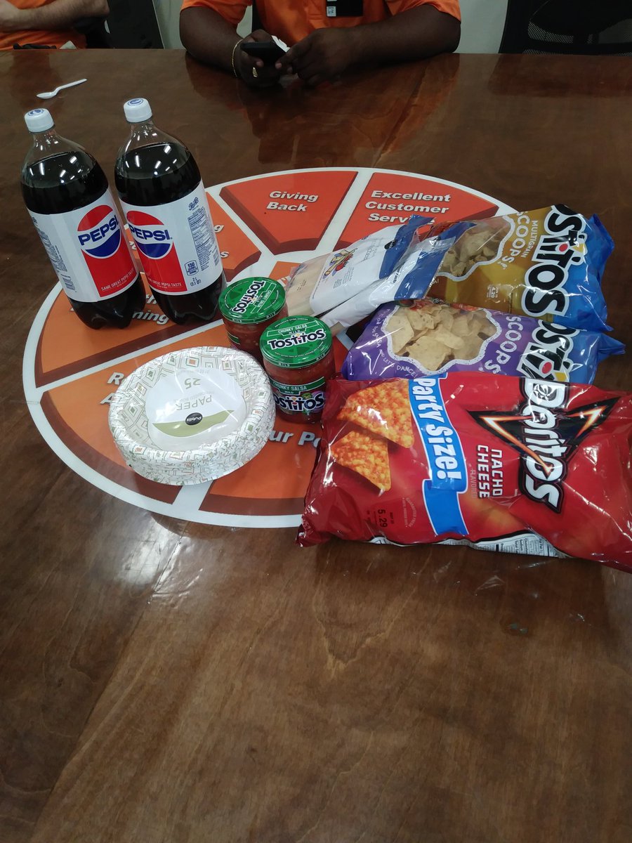 rian_clarke's tweet photo. Wonderful Wednesday at 6378. Chips and dip. Thank you team for all you do. https://t.co/4lRWroMQA7